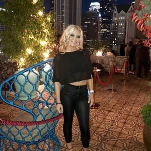 Meet your Posher, Candace